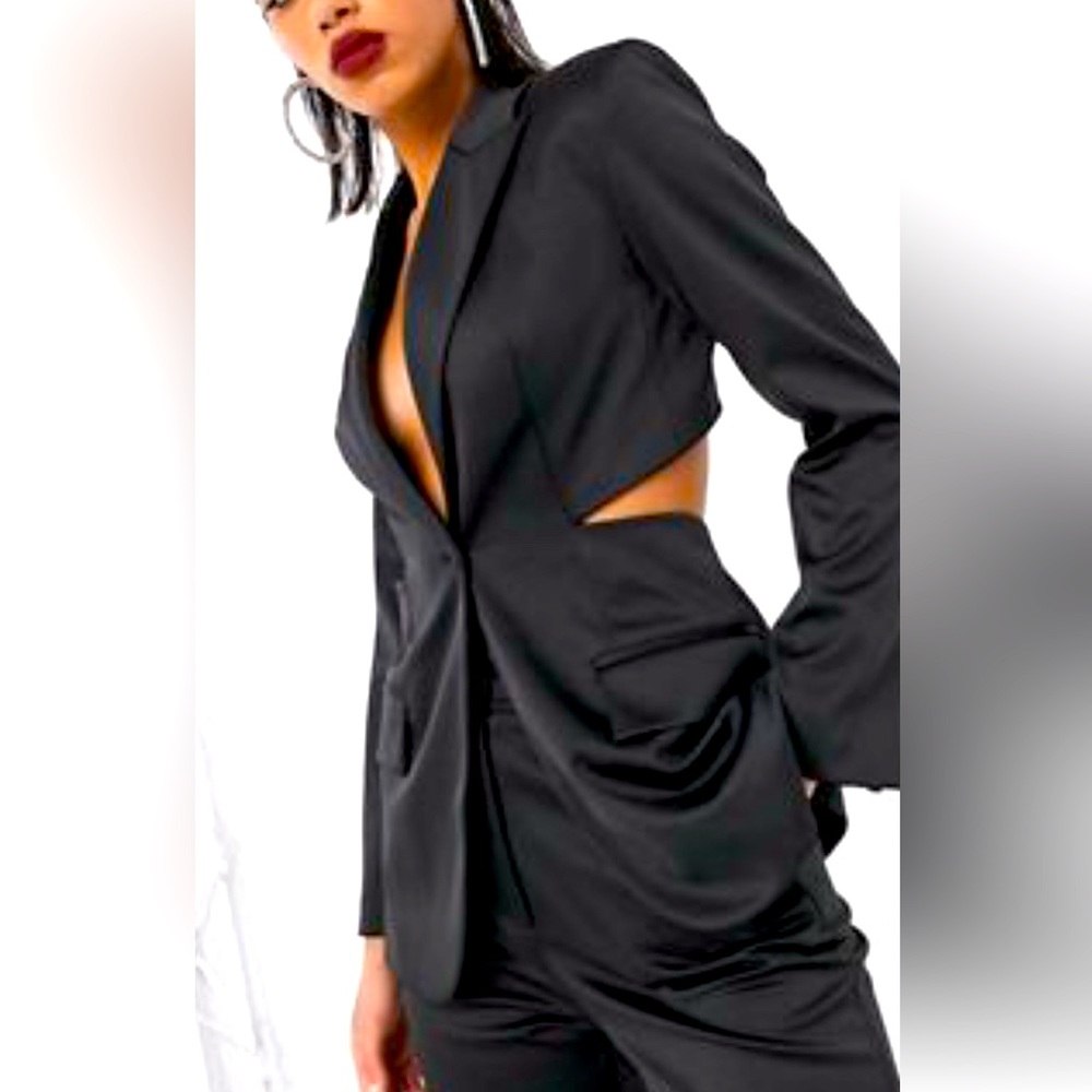 Blazer with cut-outs